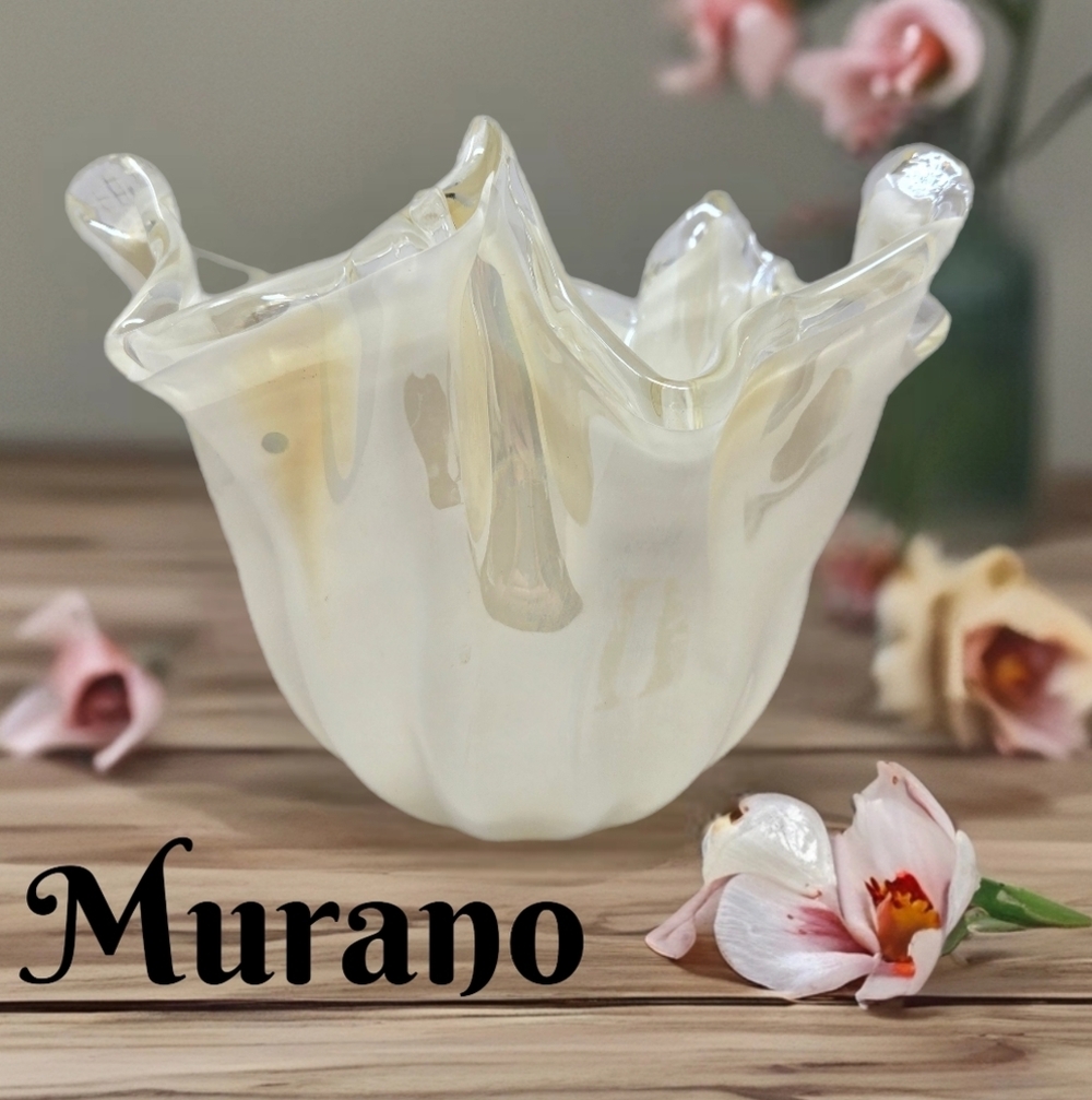 Italian Hand Blown Murano Cream & Clear 11x8 Vintage Beautiful Glass Vase Bowl